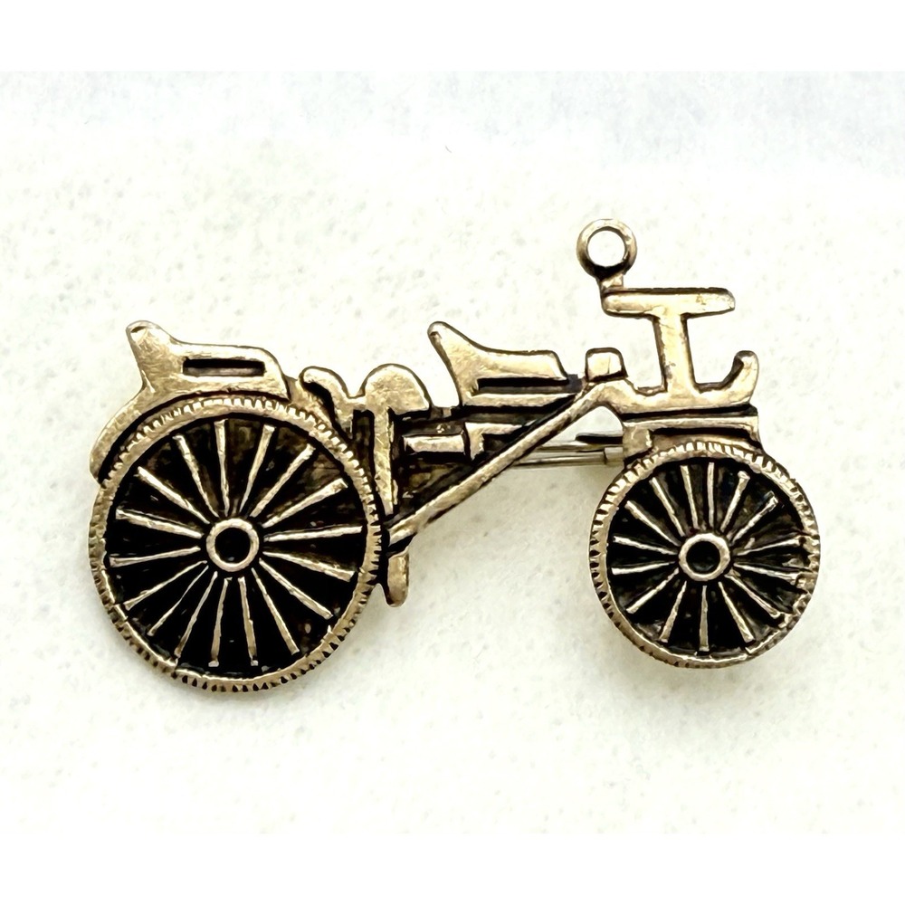 Vintage Horseless Carriage‎ Brooch Gold Tone Black Wheels Hong Kong Car Pin